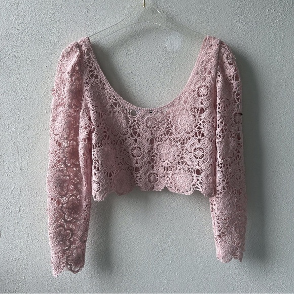 Zara Medium Pink Crochet Crop Top Long Sleeve Boho Scallop Floral Scoop Neckline - Picture 5 of 13